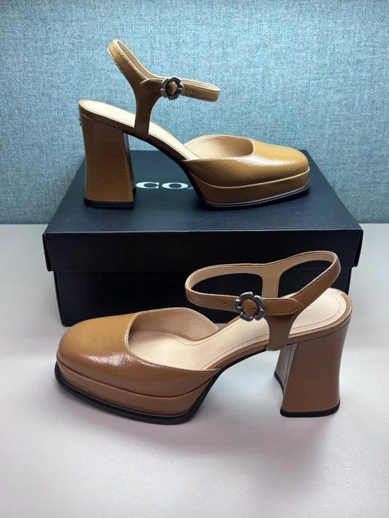 Newn’Box Tea Rose Sz 9.5 Patent Leather Block Heel Pumps by COACH in Honey Brown - Picture 4 of 10